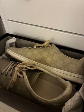 Gucci tennis shoes